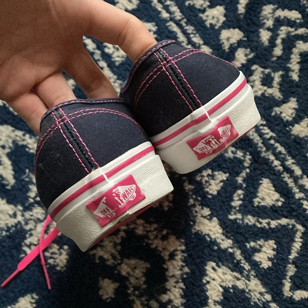 Vans - Picture 4 of 8